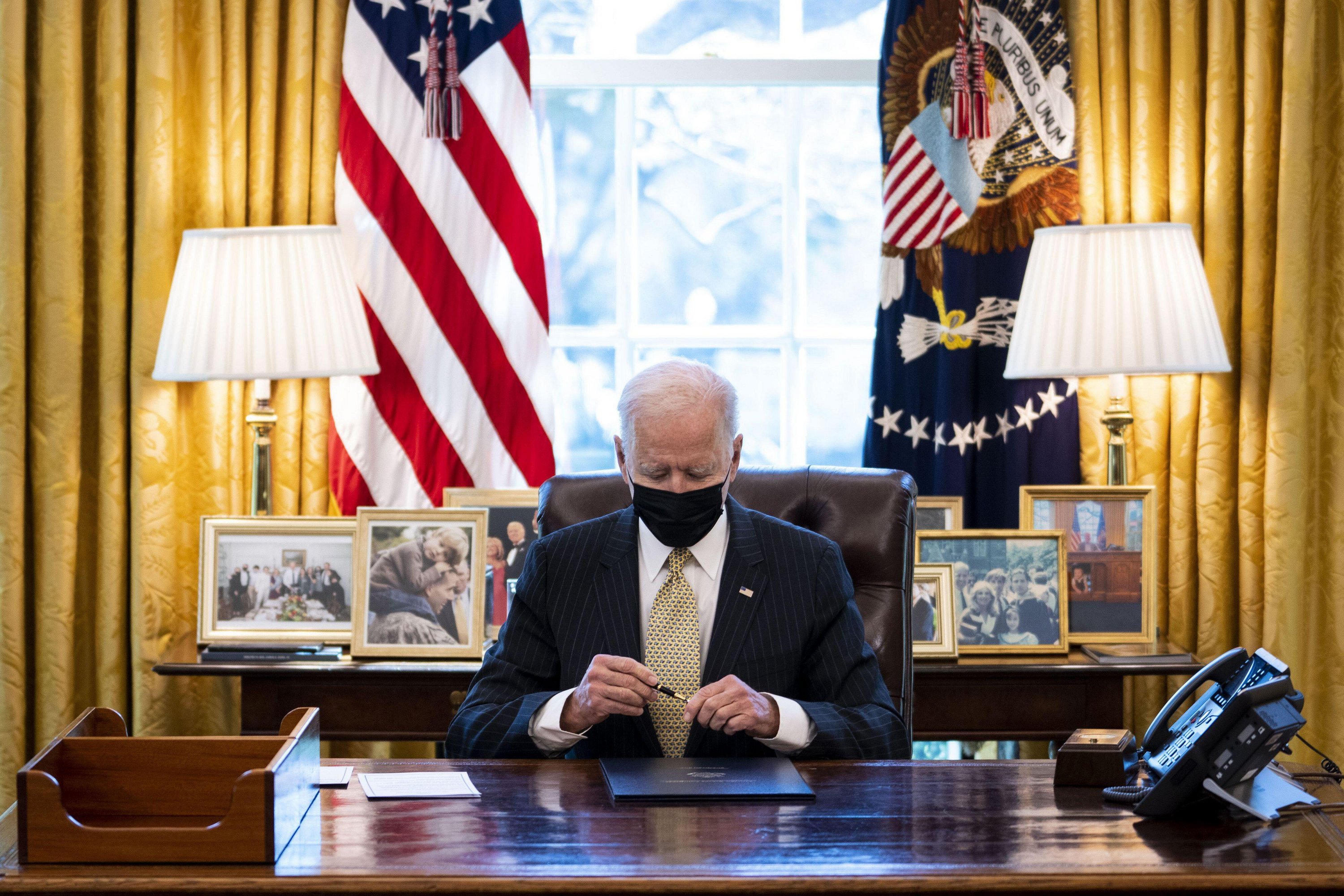 Joe Biden enfrenta presión para lanzar aún más controles de estímulo