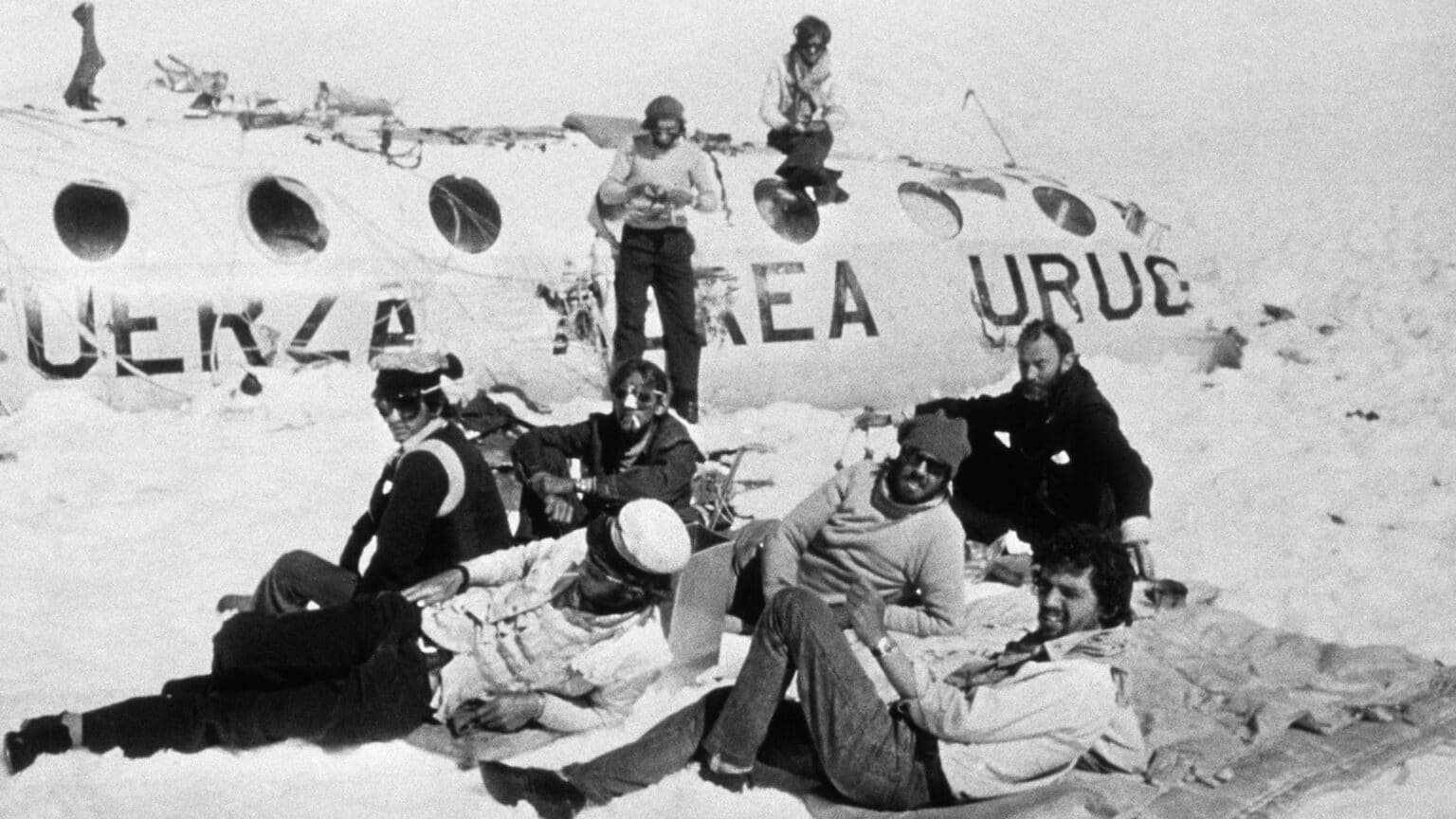 Laissons Les Morts Engloutir Les Morts Les survivants de l'accident d'avion dans les Andes forcés de manger
