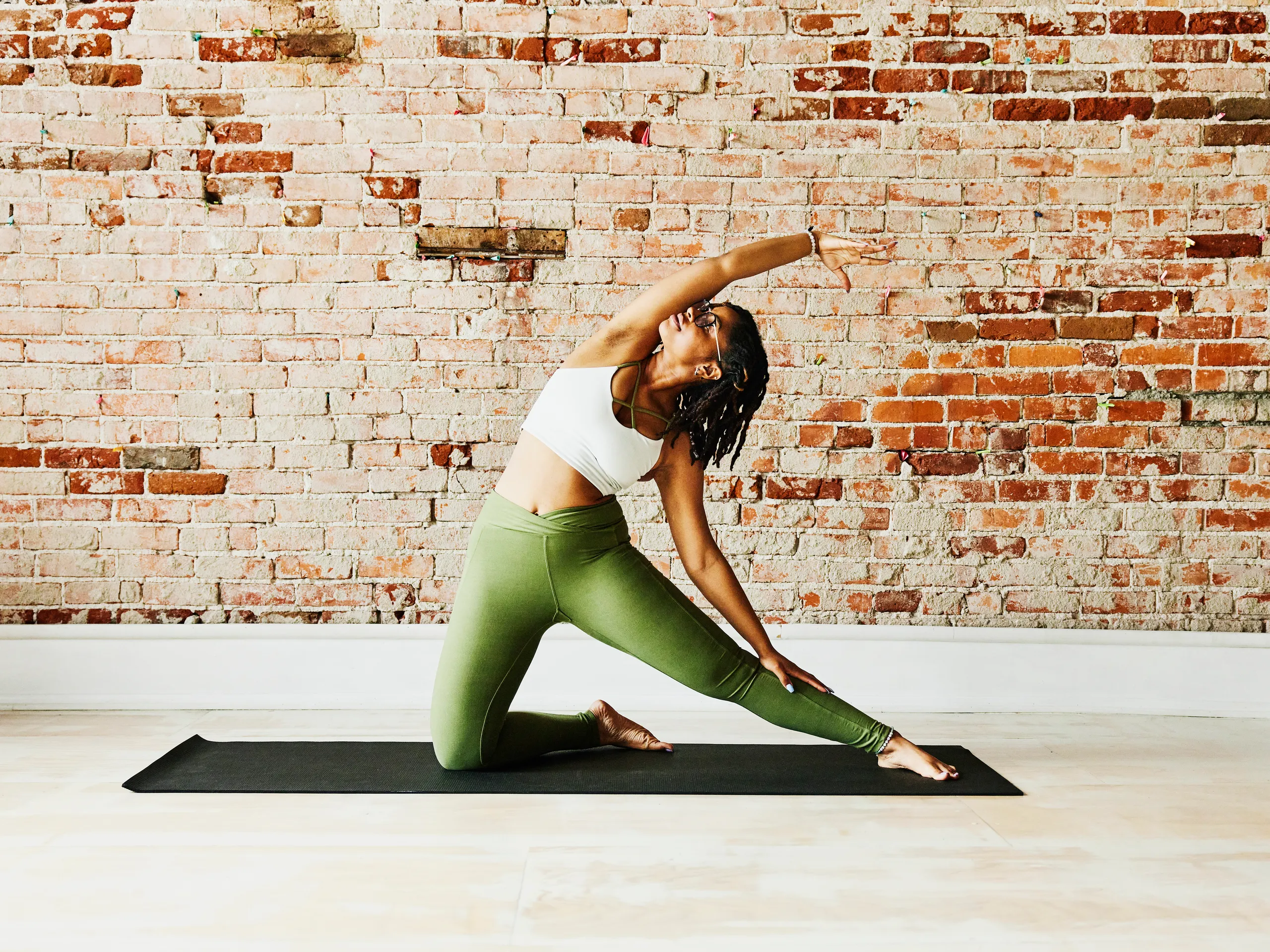 ¿Qué adelgaza más pilates o yoga?